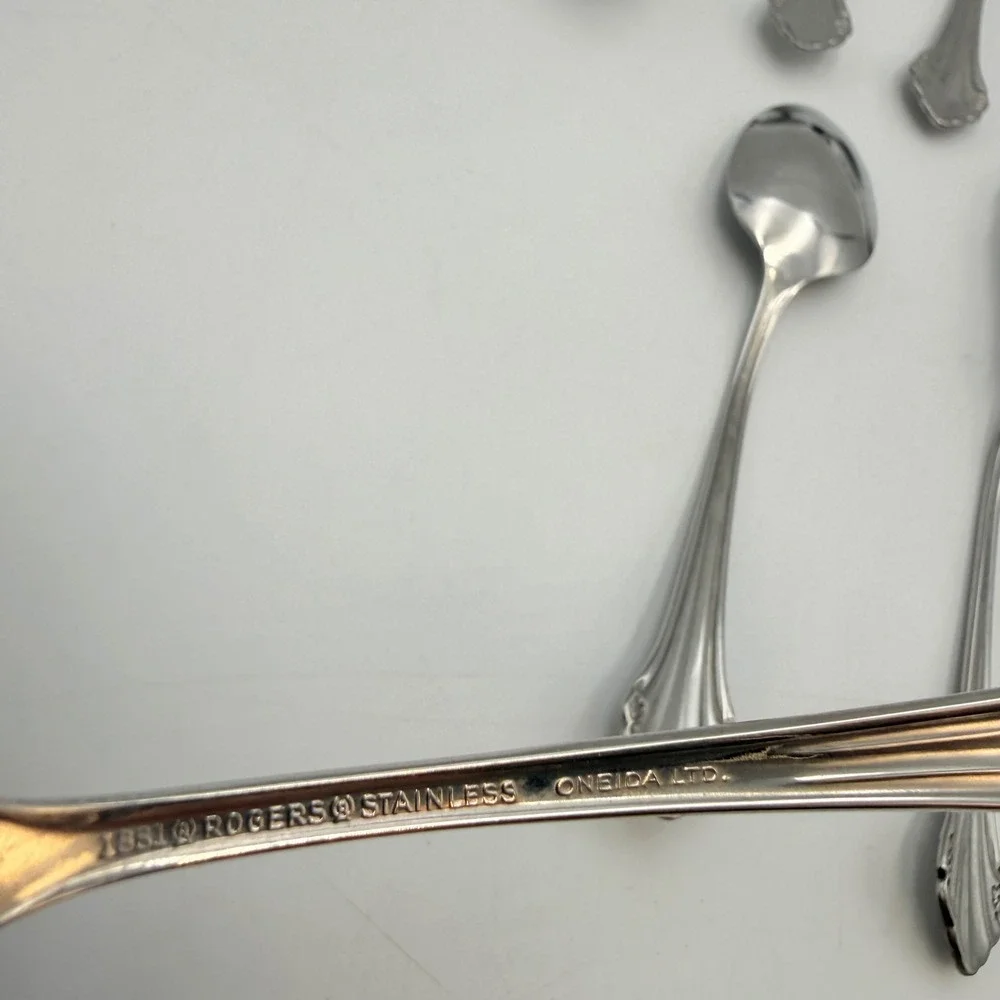 Oneida 1881 Rogers Repose Stainless Flatware Set 7 Pieces Mixed Lot Canada